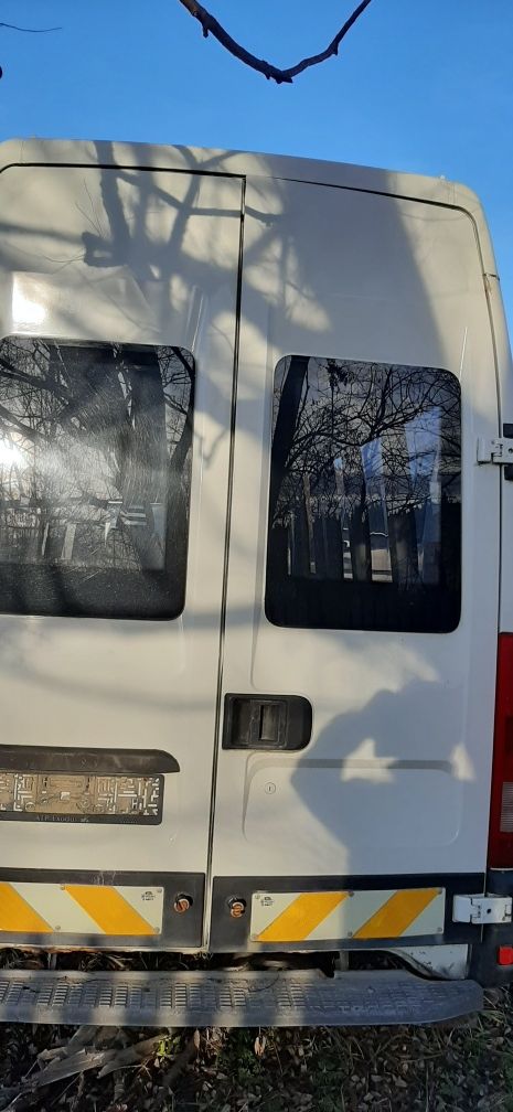 Geamuri microbuz Iveco Daily cu cheder sau lipite