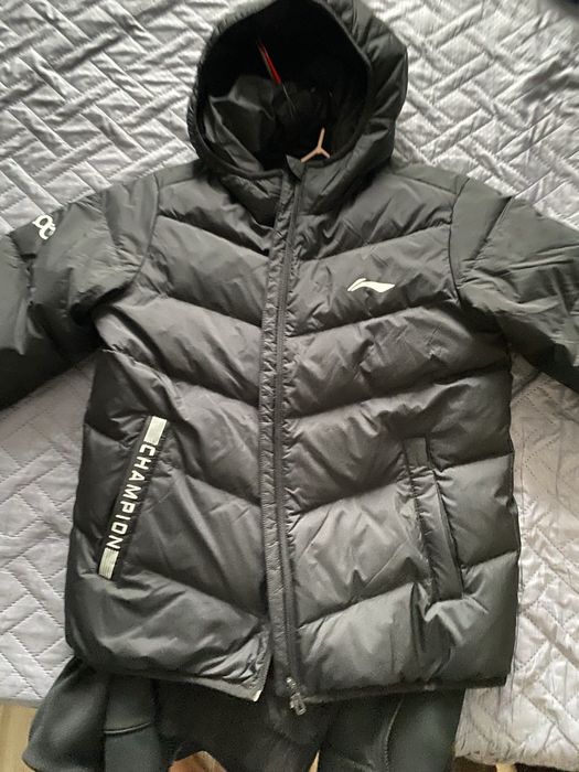 Продам куртку Lining