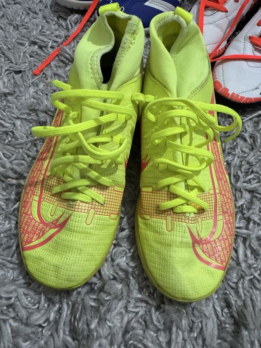 Lot ghete fotbal, marimi 35,5/36