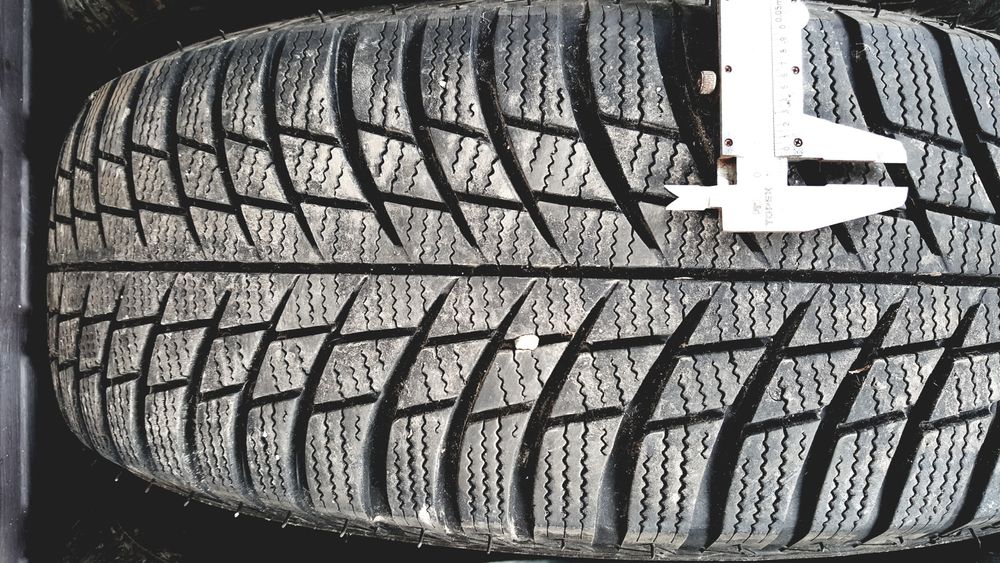 215/65/17,bridgestone,7-8mm,dot 3416