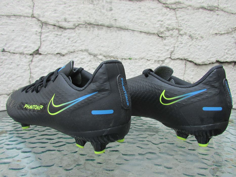 Футболните обувки Nike Phantom