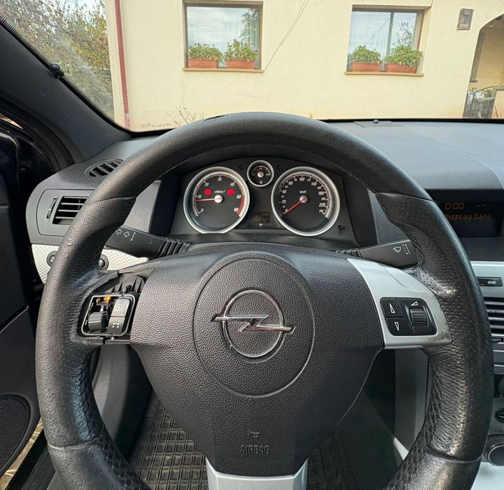 Opel Astra GTC 1.9 CDTI 150CP - 2006