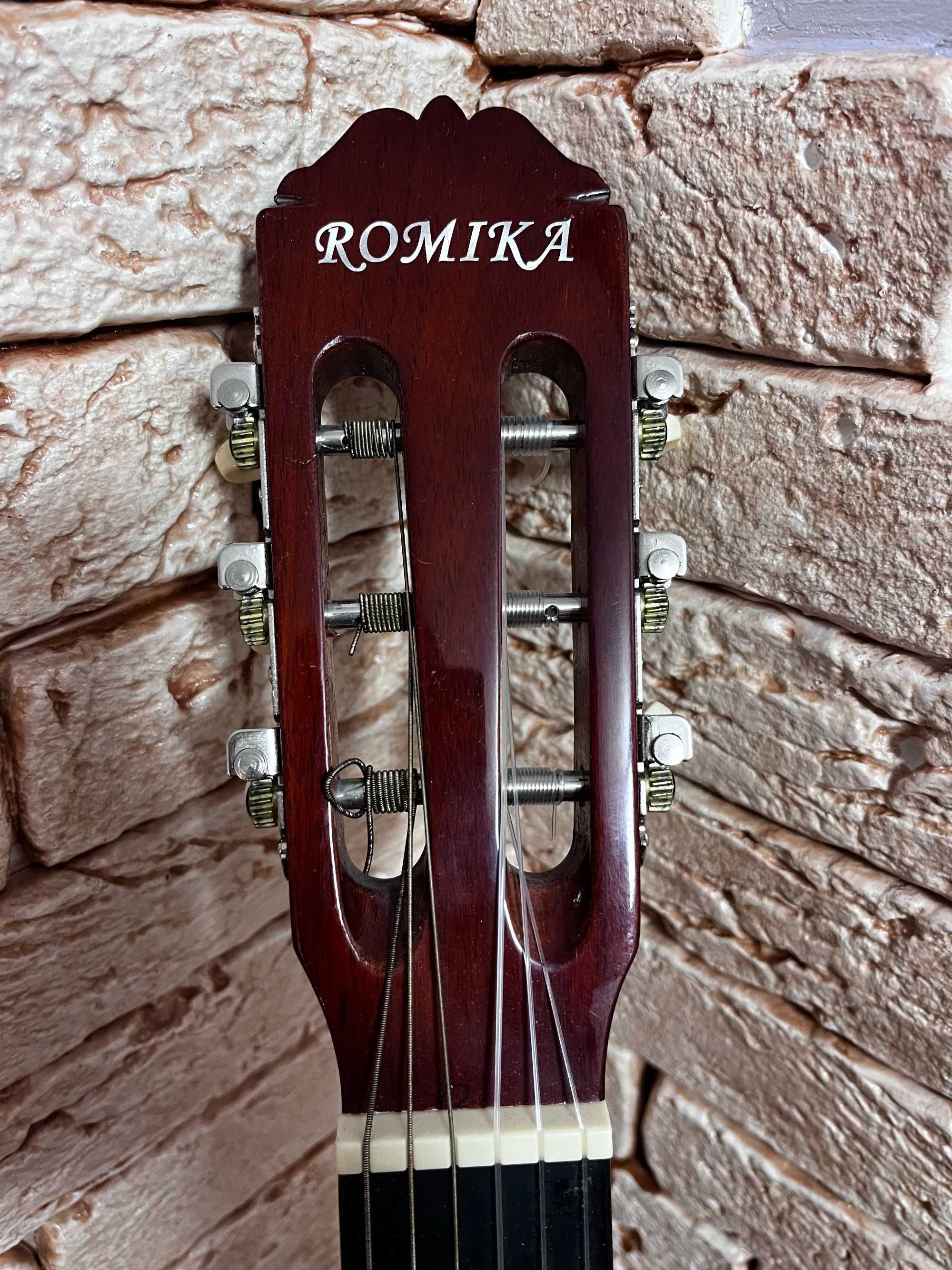 Гитара Окустическая ROMIKA 6 Струнная