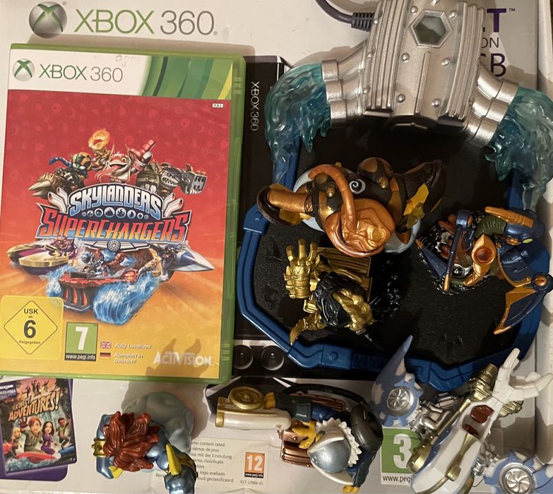 26 figurine portal și disc xbox 360 edition SKYLANDERS SUPERCHARGERS