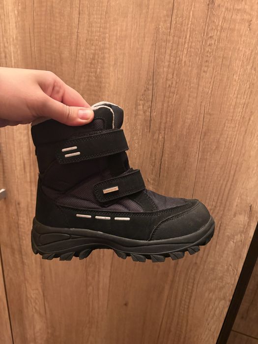 Продам зимнюю обувь на мальчика