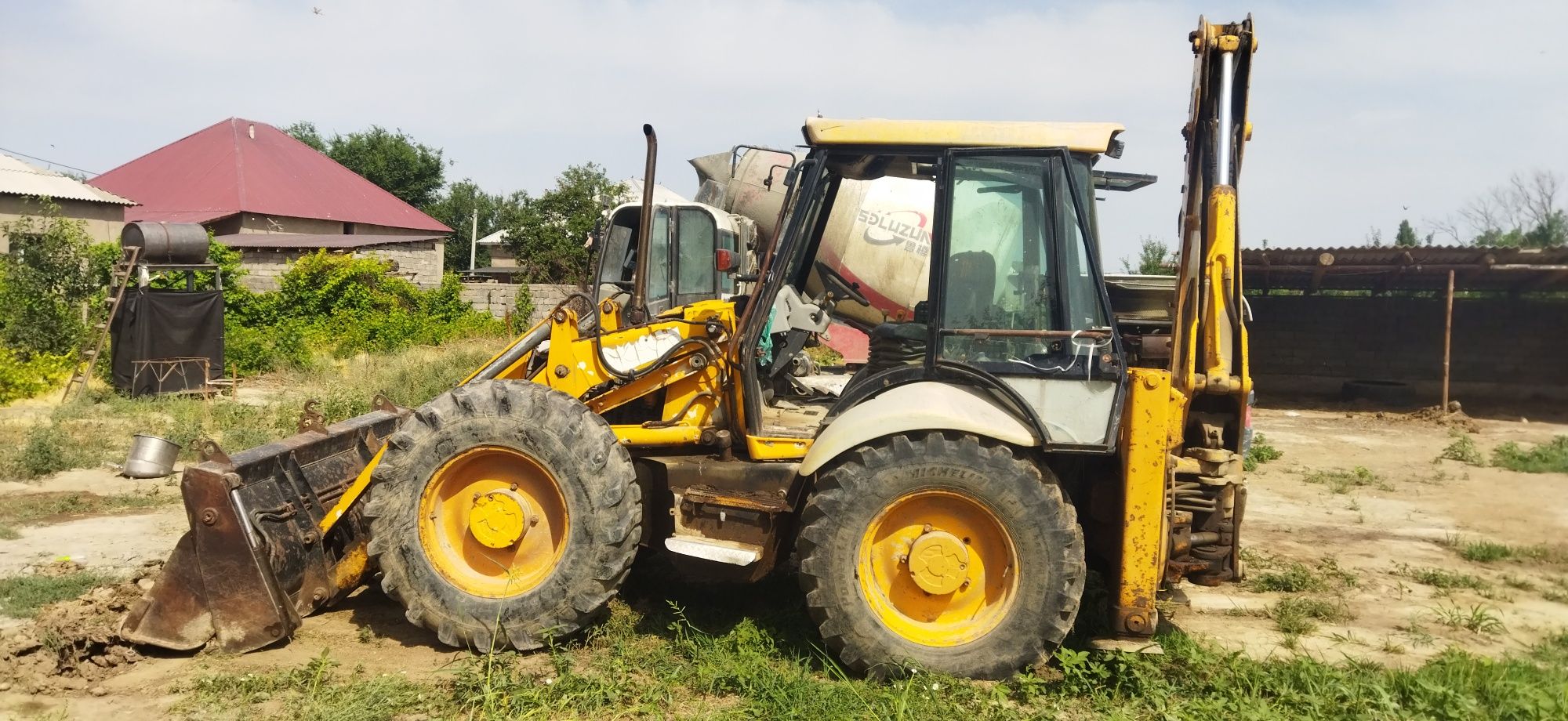 Экскаватор погрузчик 3в1 JCB 3и4cx