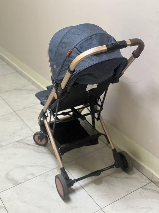 Продам коляску 5000