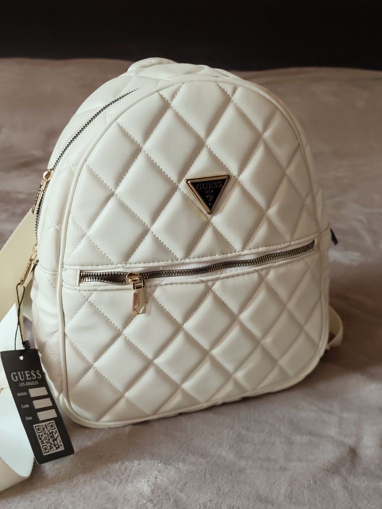 Раница Guess бяла