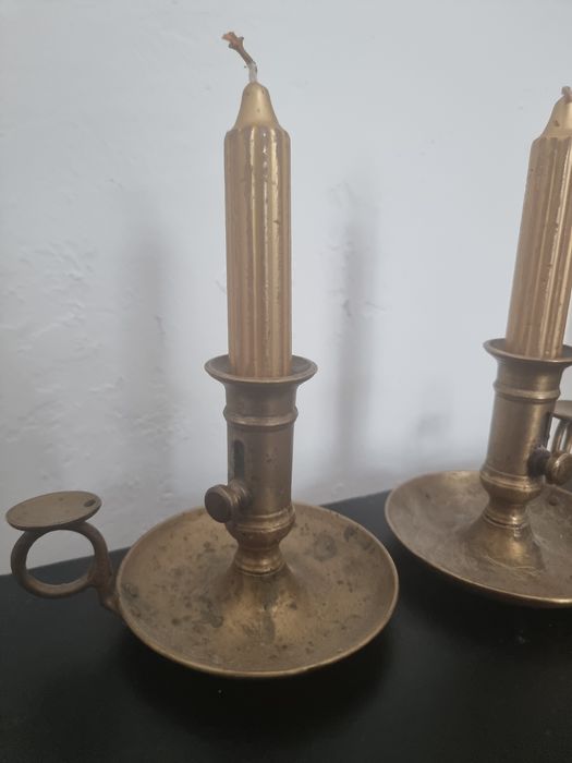 Sfesnice din bronz pereche