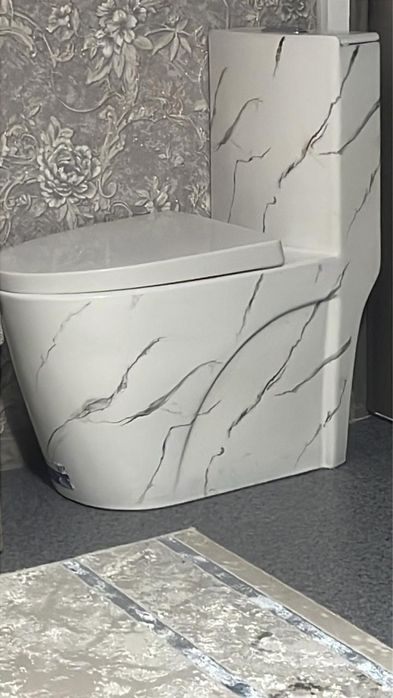 Унитаз новый богатый вид трешина снизу незнаю где