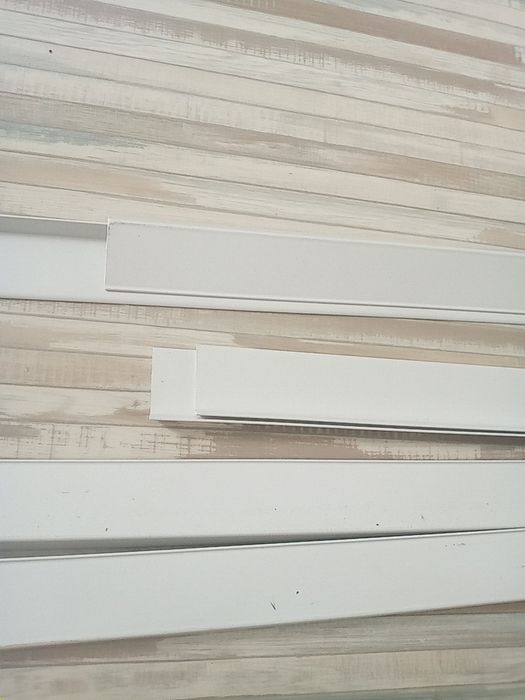 Уголок пластиковый