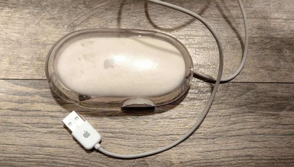 Mouse Apple Pro model M5769 retro de colecție