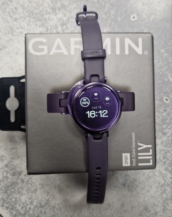 Нов смарт часовник Garmin Lily