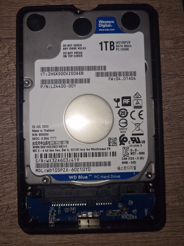 SSD 1TB USB 3.0 kojenniy chexol, USB kabel, ishlatilmagan