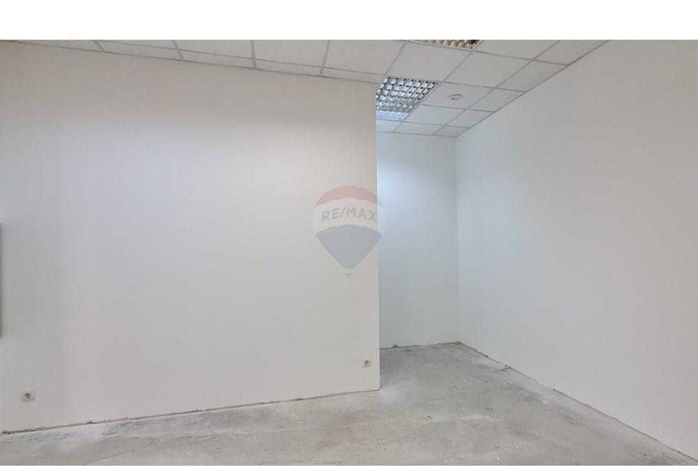 Продава се Офис в к.к. Пампорово - 242 кв.м за 6 €/кв.м - Снимка #17