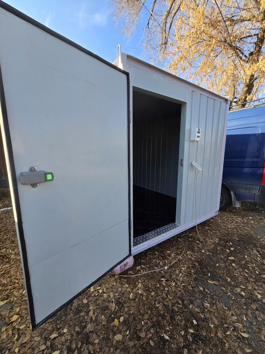 Продаётся модульная холодильная камера.