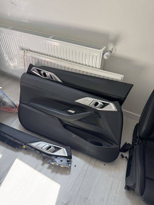 Bmw g82 m4 g22 комплект седалки като нови