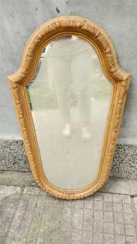 Огледало с дървена рамка за антре