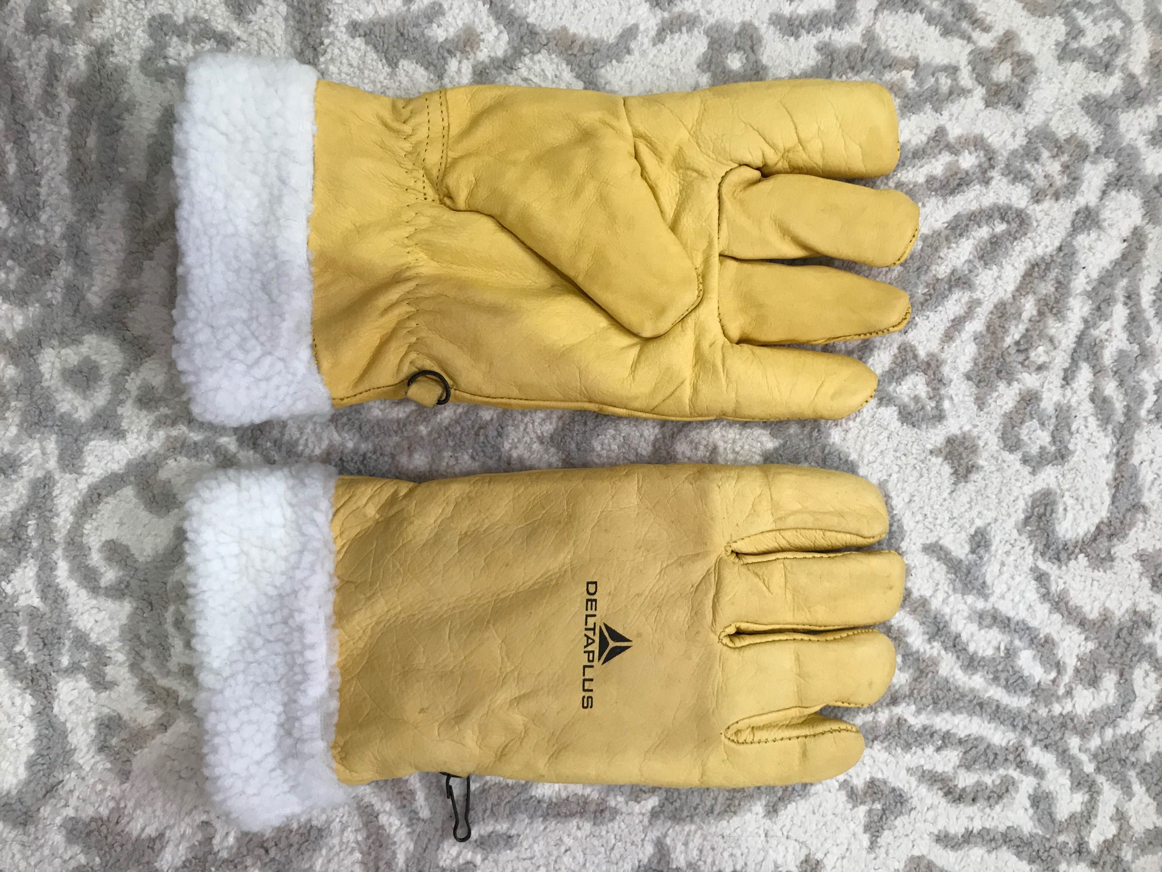 Летние и зимние рабочие перчатки Deltaplus и подшлемники