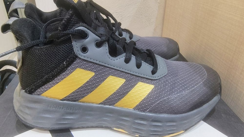 Маратонки Адидас