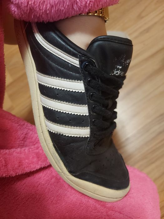Adidasi de piele marca adidas