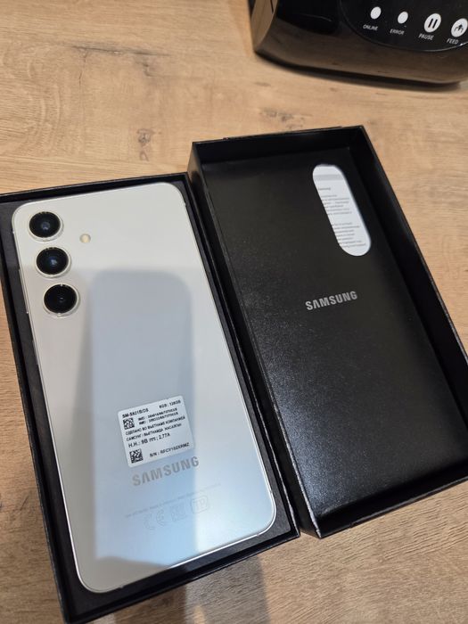 Samsung S24 128 гб в идеальном состоянии
