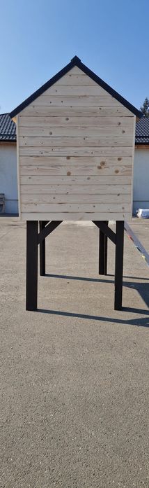 Vând căsuță lemn pentru copii, fără desene pe ea