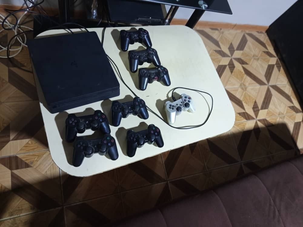 Ps game club sotiladi.