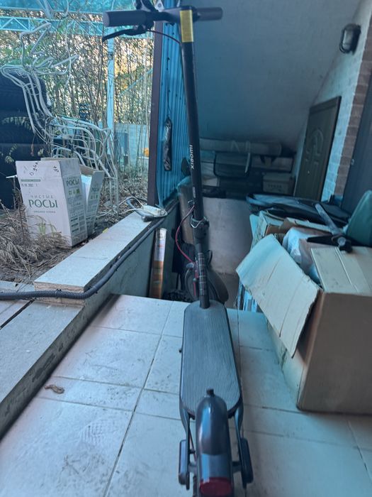 Самокат Xiaomi в хорошем состоянии.