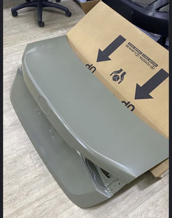 Крышка багажника королла