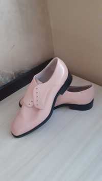 Чисто нови обувки Gino rossi