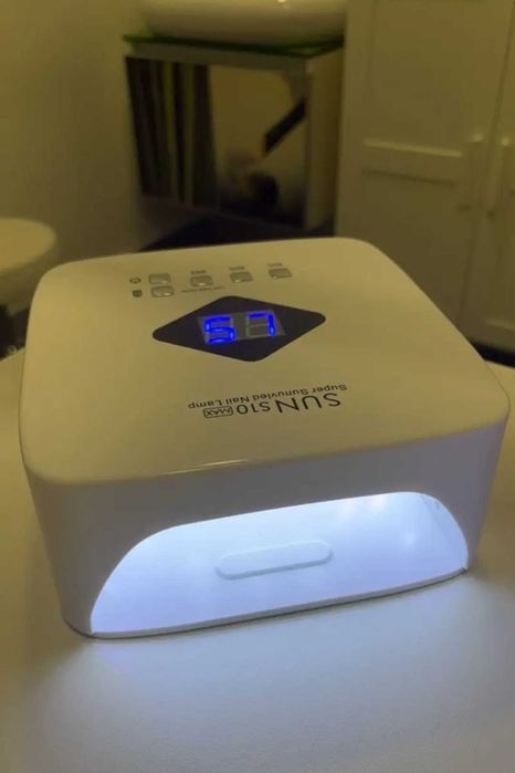 Професионална led лампа за маникюр