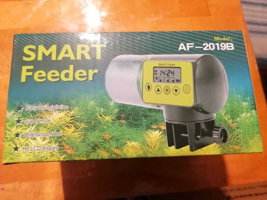 Hranitor automat pesti acvariu