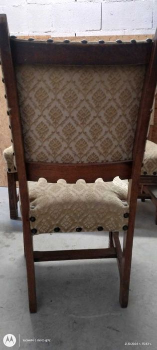 Масивни столове с дърворезба