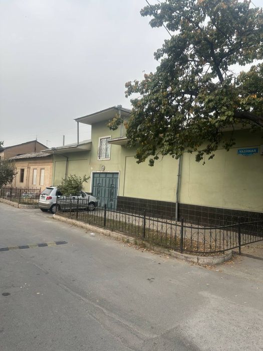 Uchastka sotiladi hovli 3 sotix