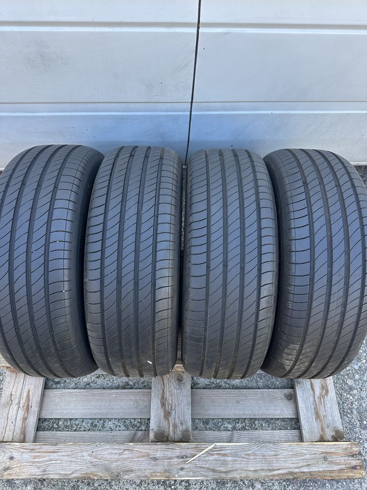 215/60/16 Michelin dot23