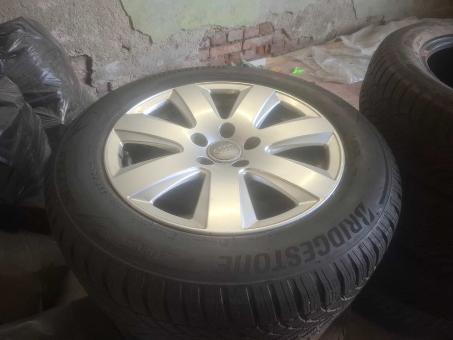 Оригинални ауди джанти с зимни гуми BRIDGESTONE клас А 225/55R16