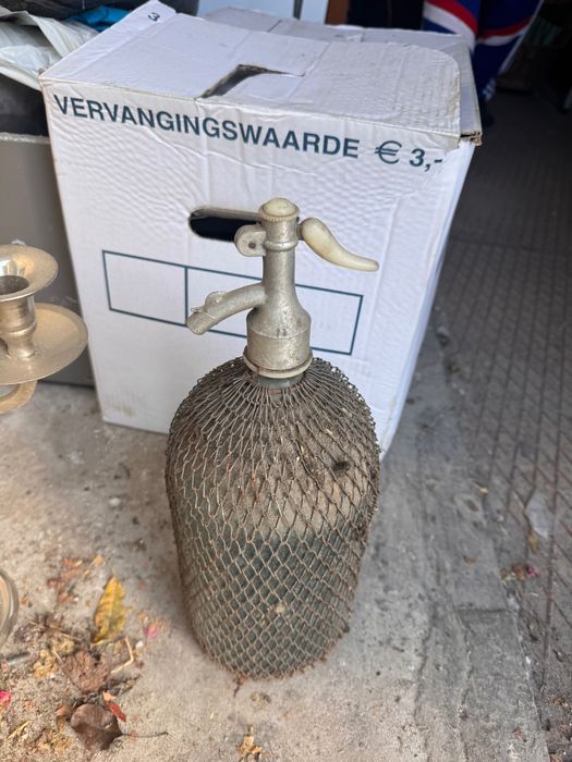 Грамофон, телевизор и шевна машина