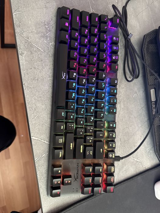 Hyperx alloy origins red switch