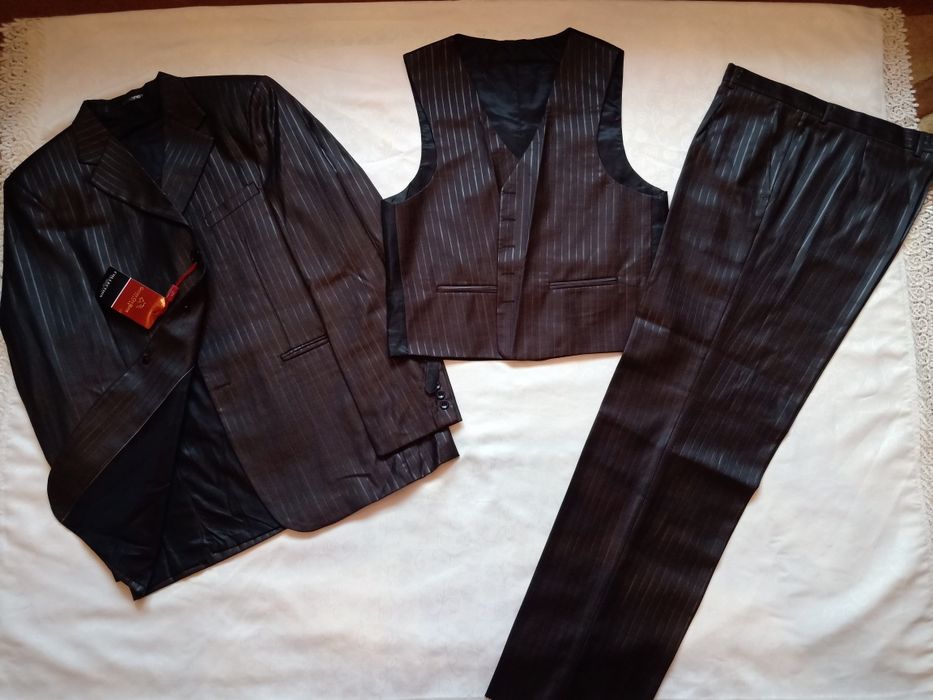 Мужской костюм тройка.