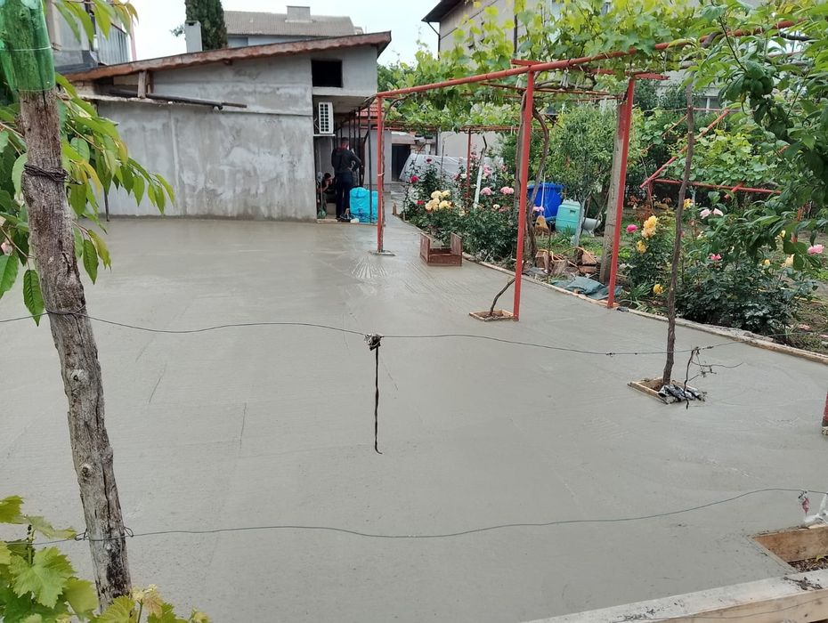 Извършвам строителни услуги