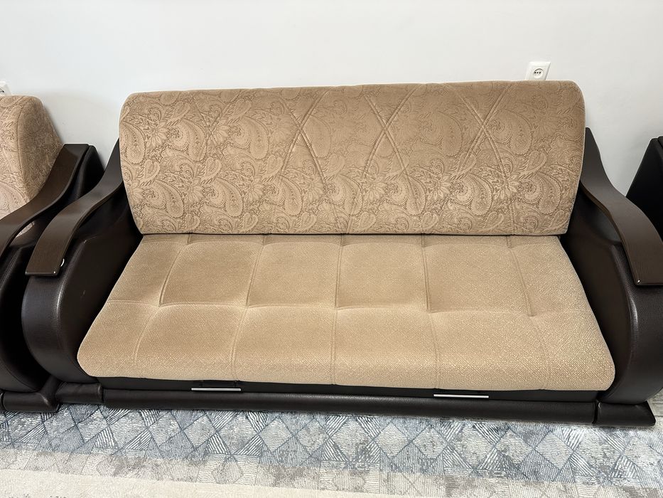 Диван и два кресла