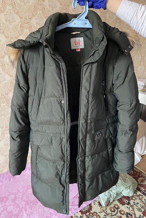 Зимний пуховик цвета хаки