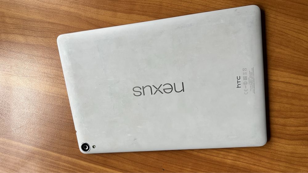 Телефон Vivo и таблет HTC Nexus 9