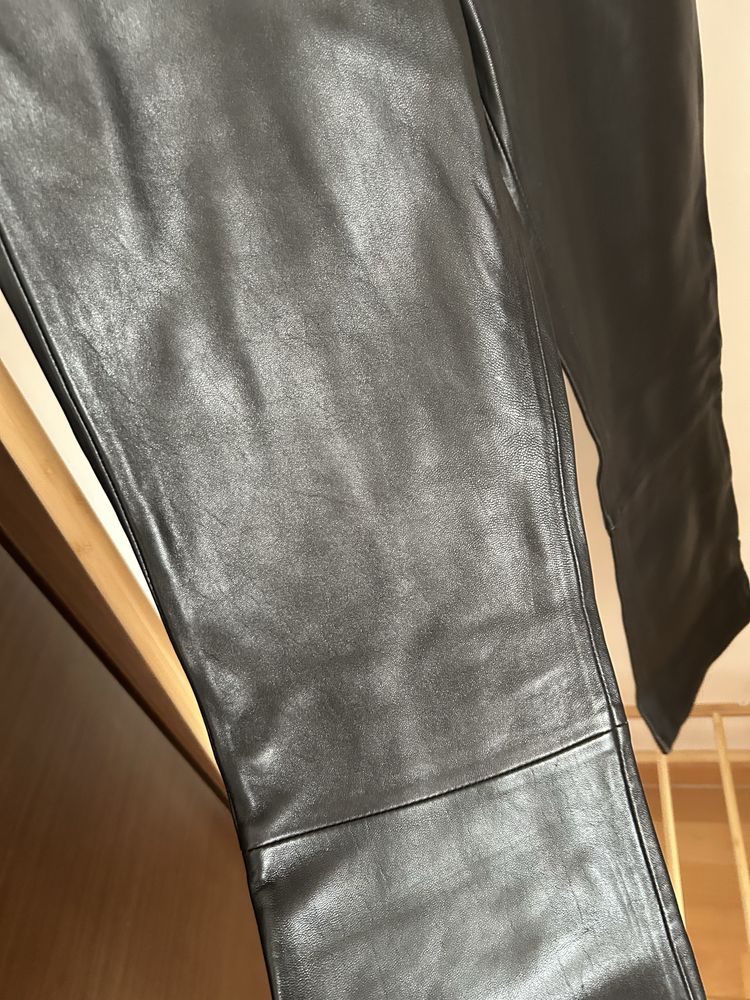 Pantaloni piele naturala negru ZARA