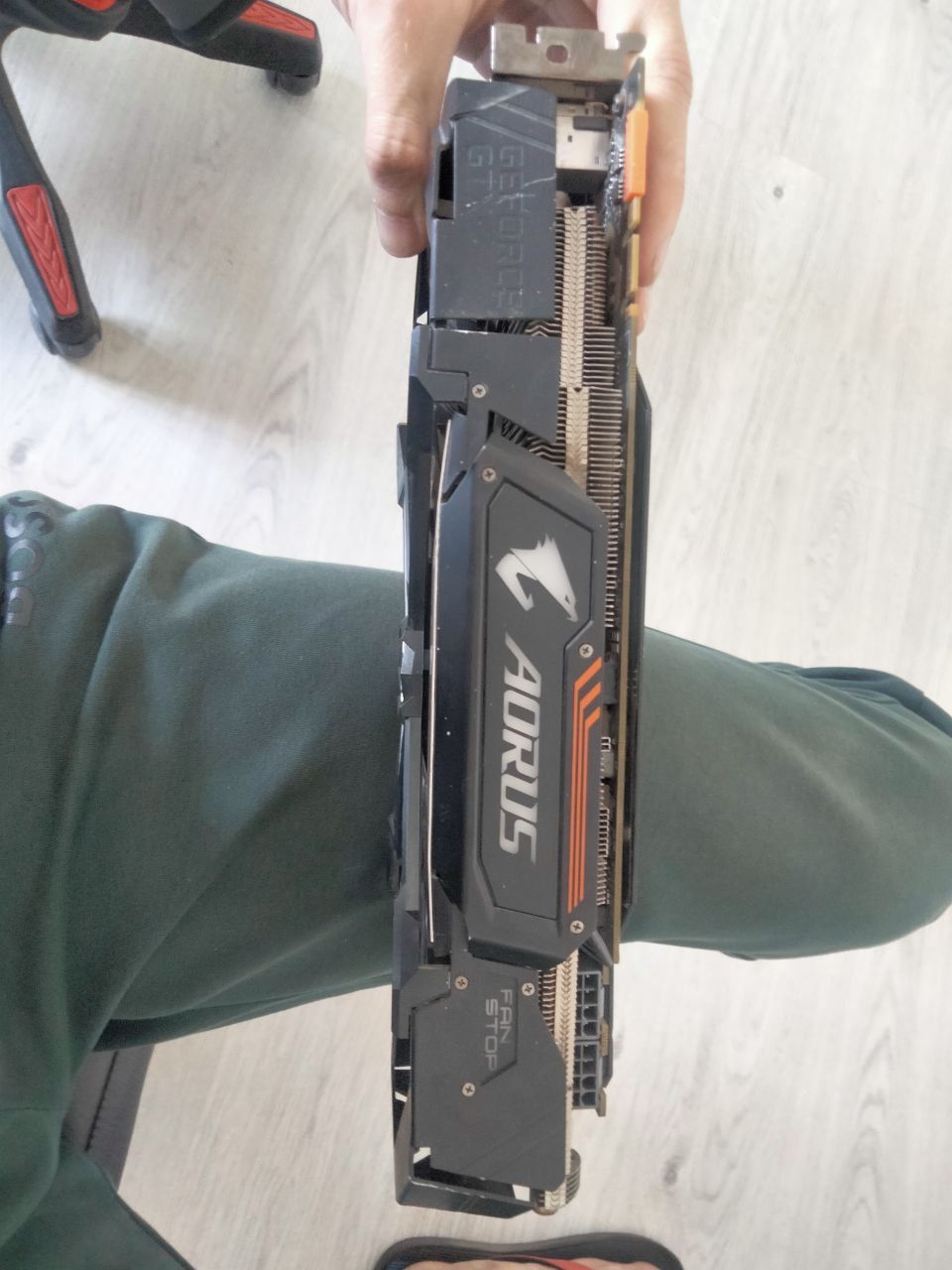gtx 1080ti 11 Gb srochna sotiladi