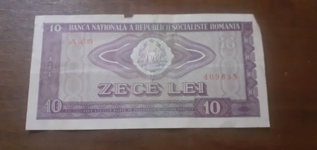 Vând banii vechi
