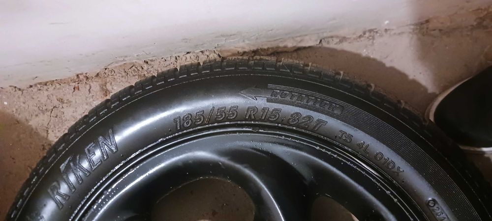 Оригинални джанти Seat с гуми 15ки