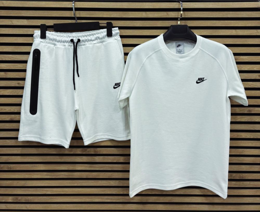 Compleu scurt Nike Tech (negru,alb,royal blue)