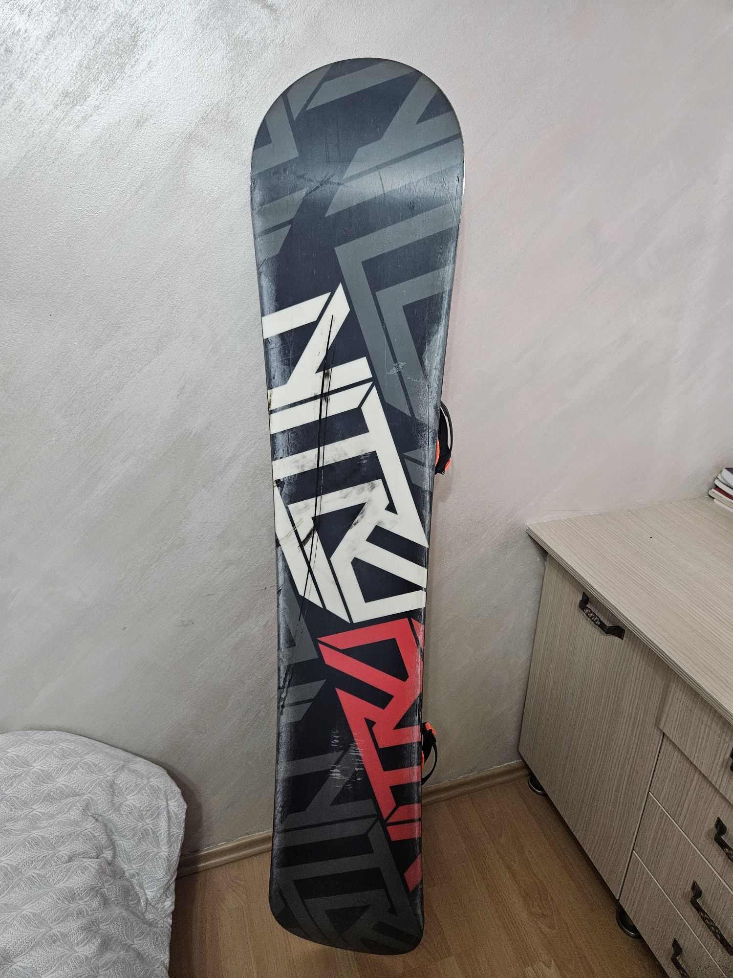 Snowboard Nitro si legaturi Raven